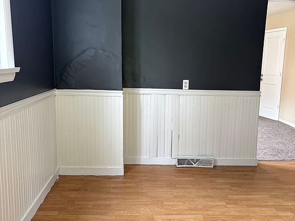 4th image of 625 E Reynolds St APT A