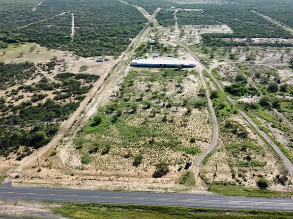 1 Interstate Highway 35, Encinal, TX 78019