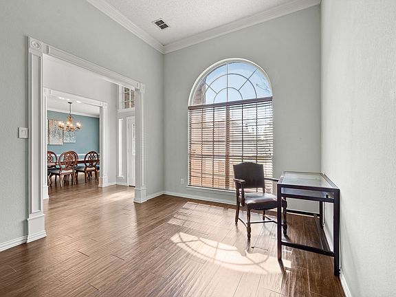 5th image of 417 Shade Tree Cir