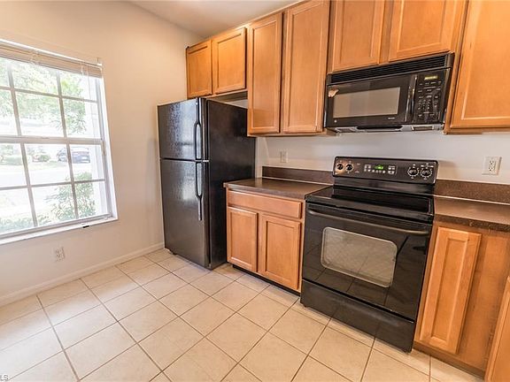 3rd image of 10080 Poppy Hill Dr