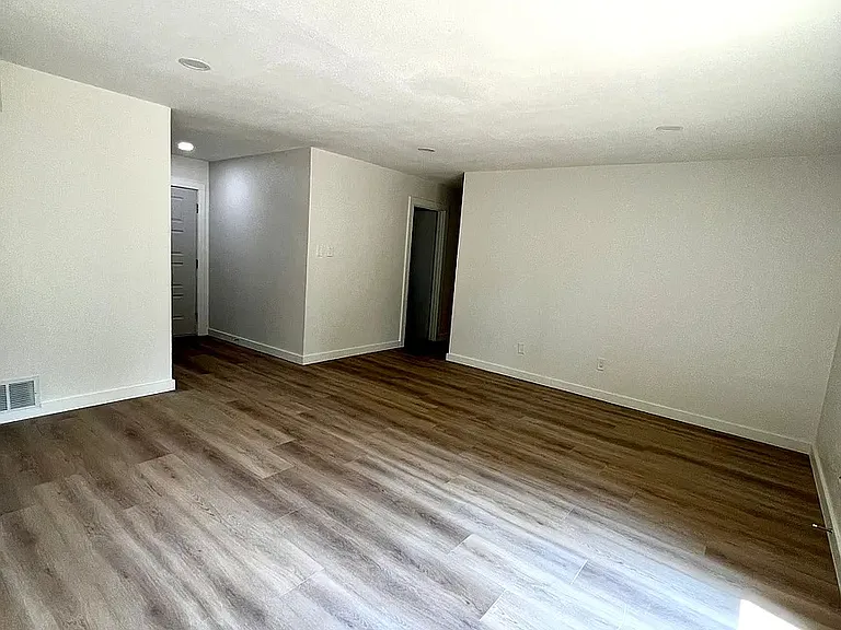 813 Panay Way Dr — Photo 7