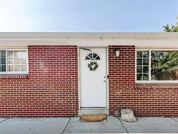 3rd image of 907 Newton St