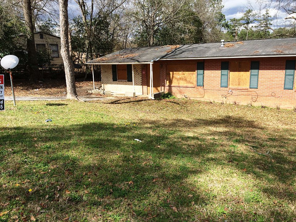 2nd image of 2427 Vivian Drive
