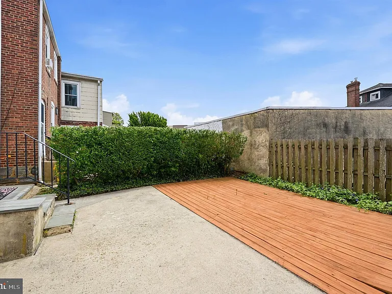 732 W Railroad Ave — Photo 35