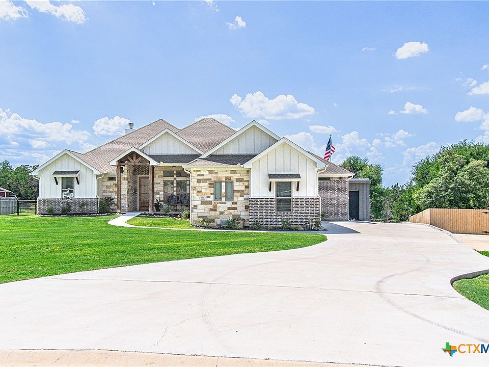 1st image of 321 Presa Dr