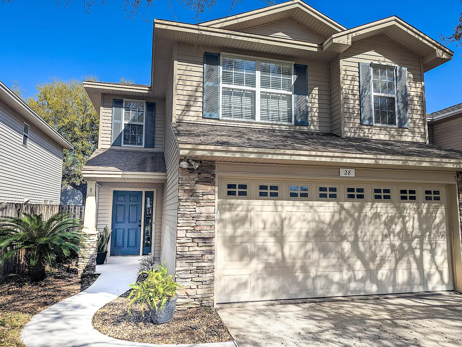3 bed, 1970 sqft, $2,850 — Photo 1