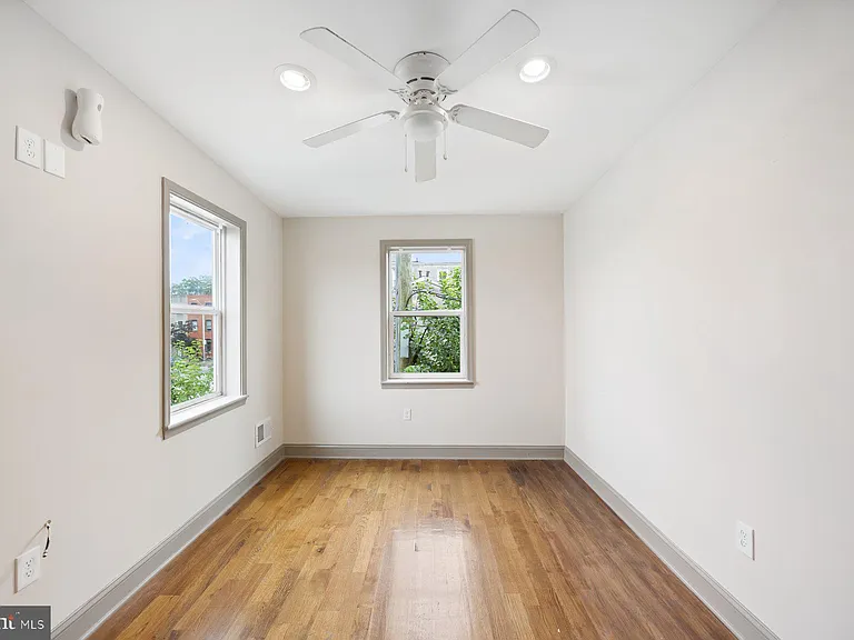 2209 Mullikin St — Photo 15