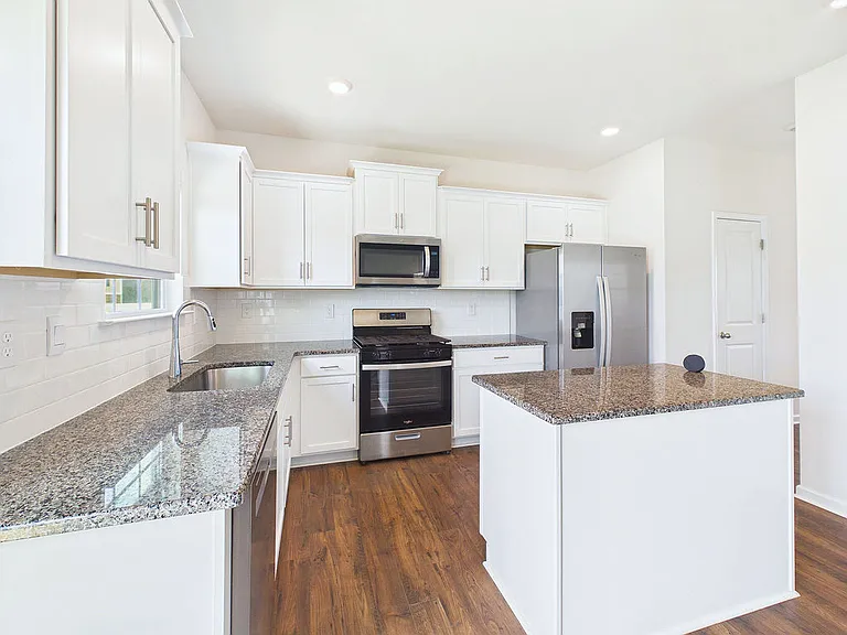 8185 Kennesaw Dr — Photo 9