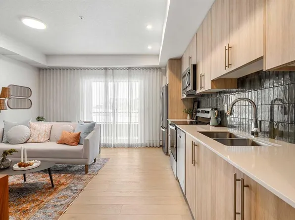 9655 S Bowfort Rd NW #2203, Calgary, AB T3B 2V2