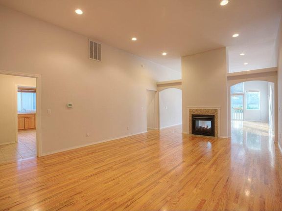 4th image of 6935 14th Ct SE
