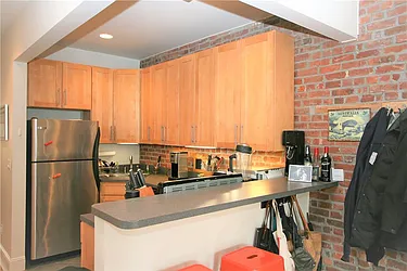 Rented by R New York