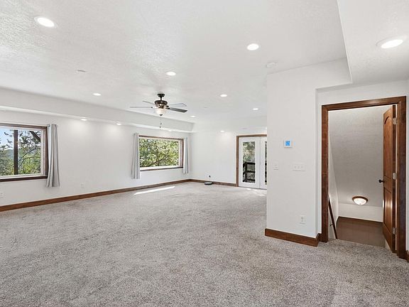 4th image of 20672 Florence Pl