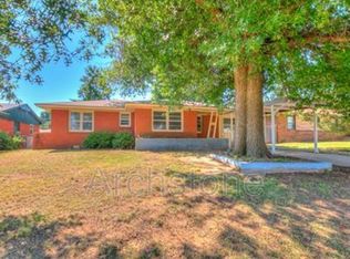 724 General Senter Dr, Midwest City, OK 73110