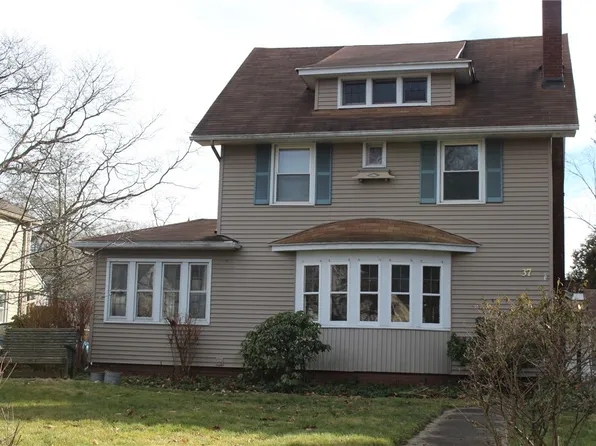 37 Suburba Ave, Rochester, NY 14617