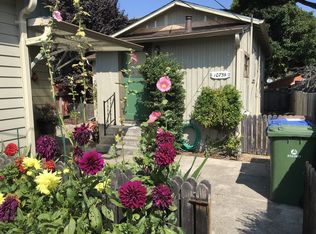 1075 6th St #B, Monterey, CA 93940