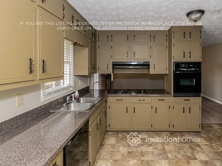 2764 Michelle Cir — Photo 5