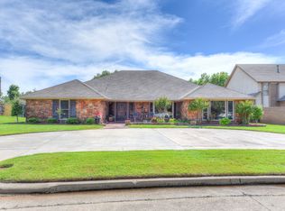 8108 Brownsville Ln, Bethany, OK 73008