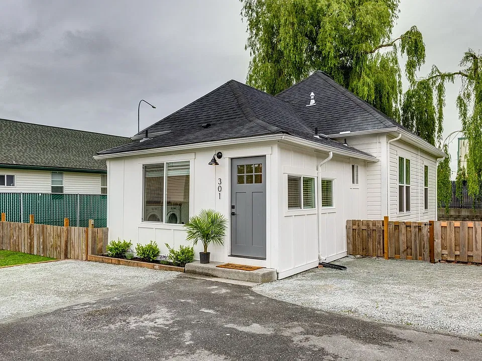 301 Shadow Dr