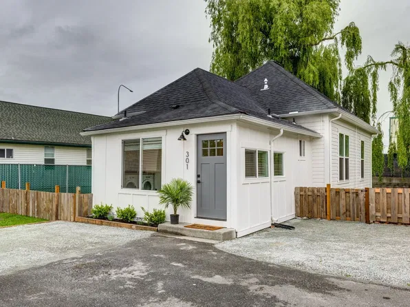 301 Shadow Dr, Sedro Woolley, WA 98284