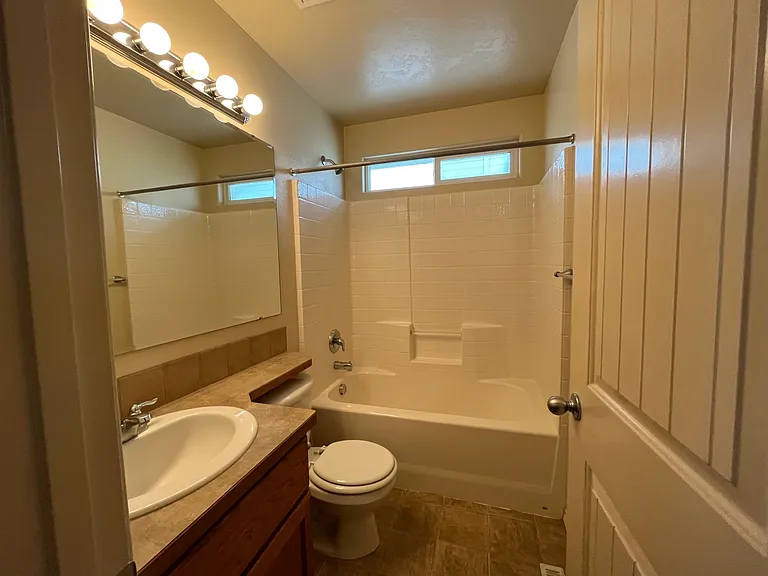 899 W Ashby Dr — Photo 15