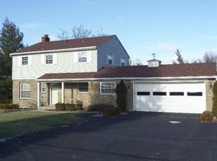 3085 Fiddlers Green Rd, Cincinnati, OH 45248