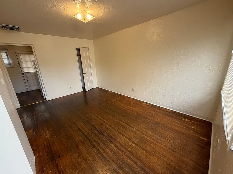 1405 Dr Martin Luther King Jr Ave NE — Photo 3