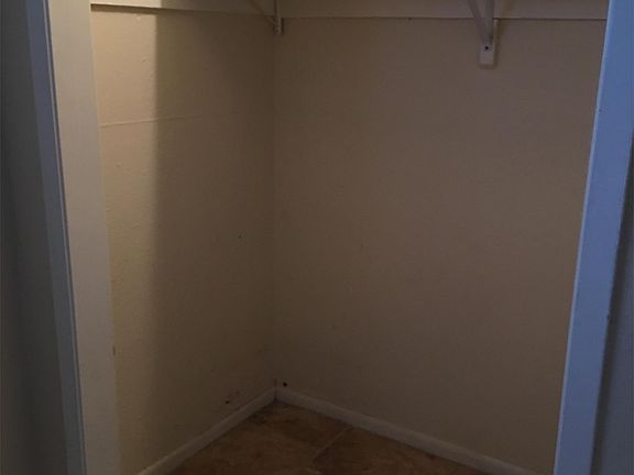 5th image of 2150 Merriman St APT 106