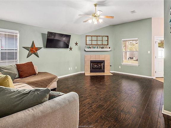 3rd image of 15113 Faircrest Dr
