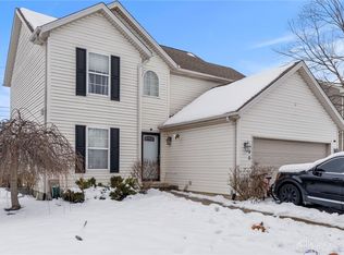 190 W Pugh Dr, Springboro, OH 45066