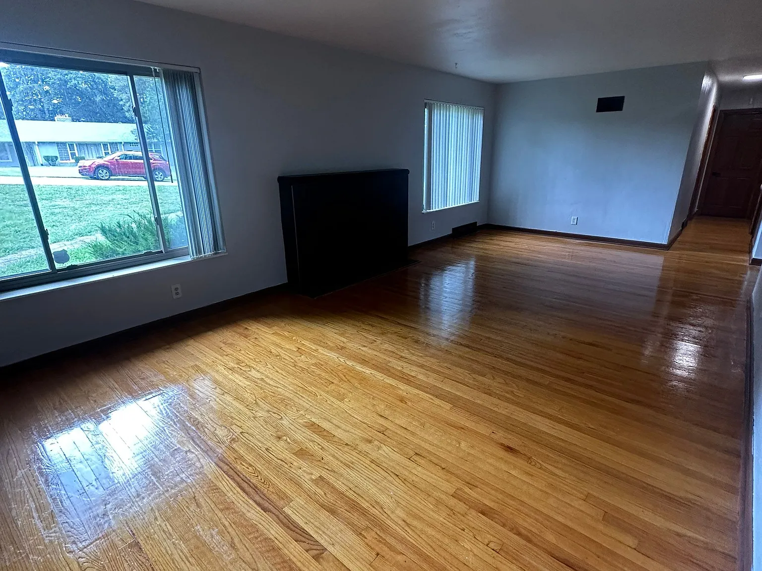 4 bed, 1.5 bath, 1222 sqft, $1,900 — Photo 3