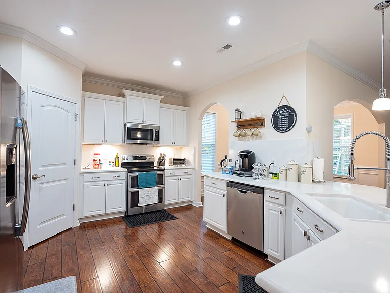 300 Hawksbill Dr — Photo 6