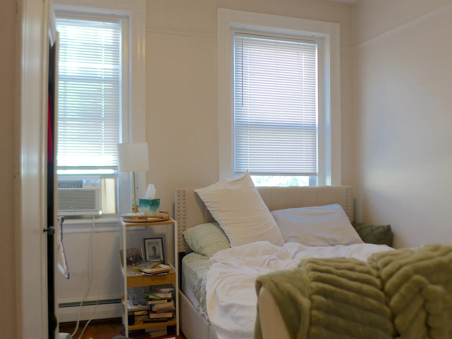 3 bed, 9999 sqft, $3,000 — Photo 4