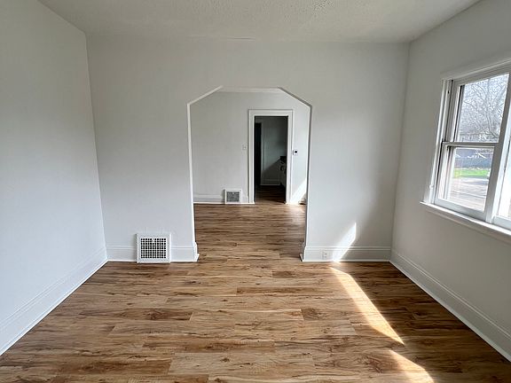 4th image of 725 Hudson Ave