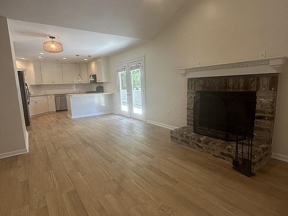 2nd image of 2041 Woodland Shores Rd