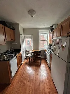 220 Hanover St #27 — Photo 5