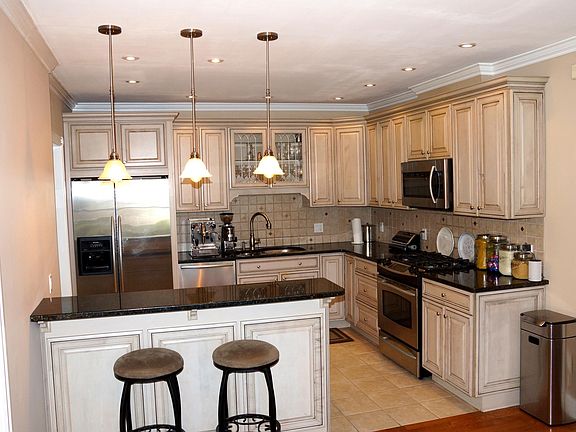 2nd image of 91 Hillside Ave #1