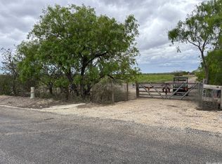 1460 County Road 193, Karnes City, TX 78118
