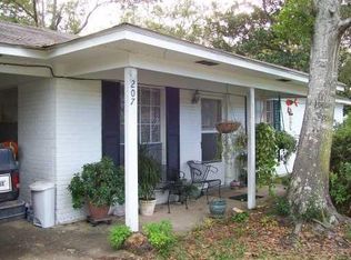 207 Lamey Ct, Ocean Springs, MS 39564