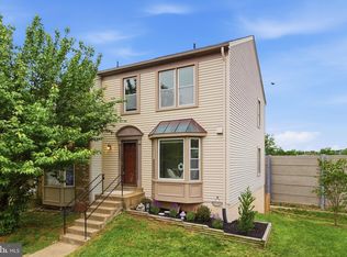 14243 Heritage Crossing Ln, Centreville, VA 20120