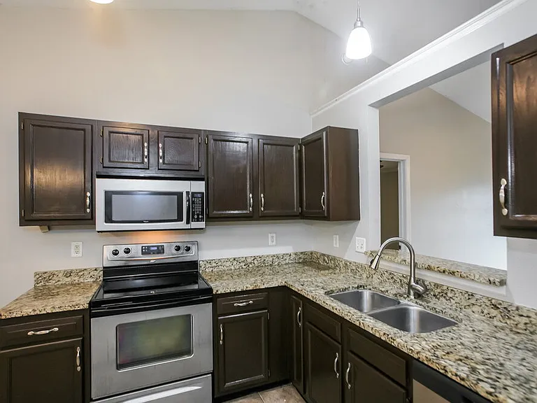 1358 Evergreen Dr — Photo 6