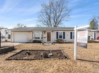 610 Lincolnwood Dr, Streamwood, IL