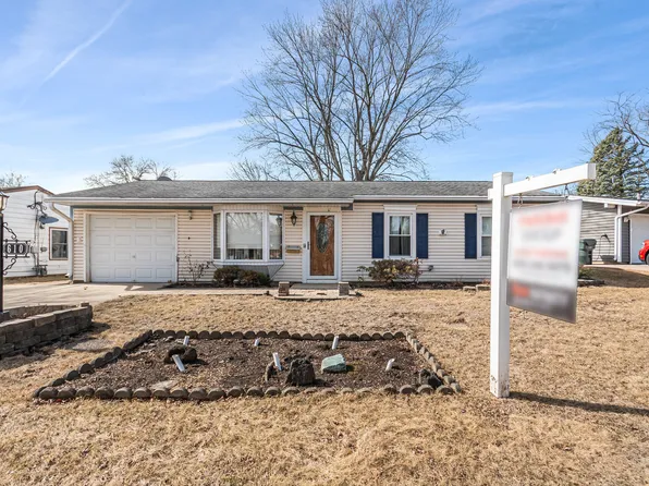 610 Lincolnwood Dr, Streamwood, IL 60107