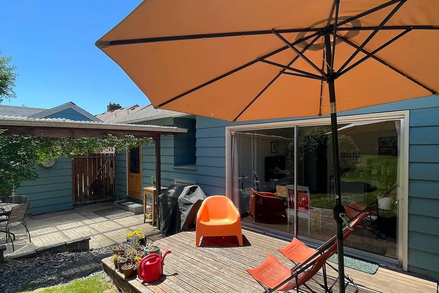 3 bed, 1.5 bath, 2300 sqft, $4,000 — Photo 3