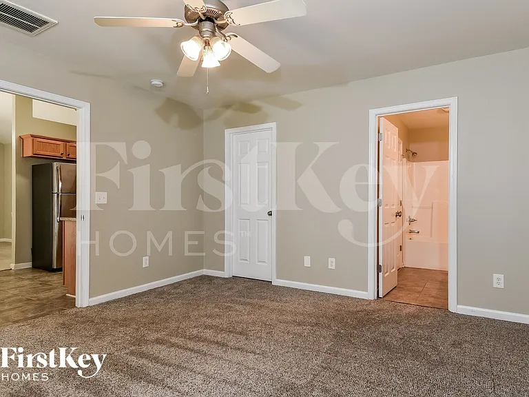 3922 Bluestem Dr — Photo 8