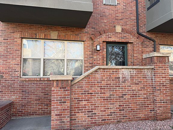 2nd image of 2901 Wyandot St #5
