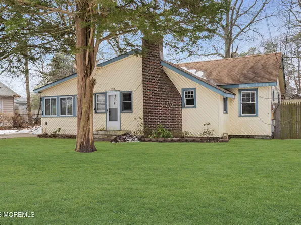 212 Swan Boulevard, Toms River, NJ 08753