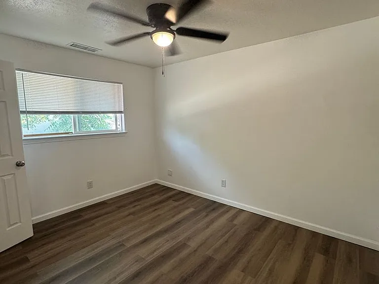 304 Vassar Dr SE — Photo 13