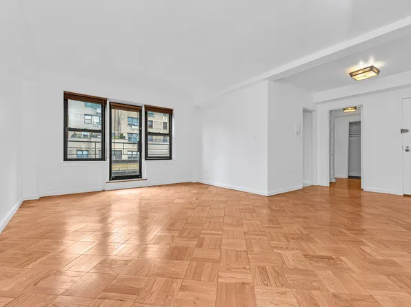 301 East 48th Street 19B image 2 of 9