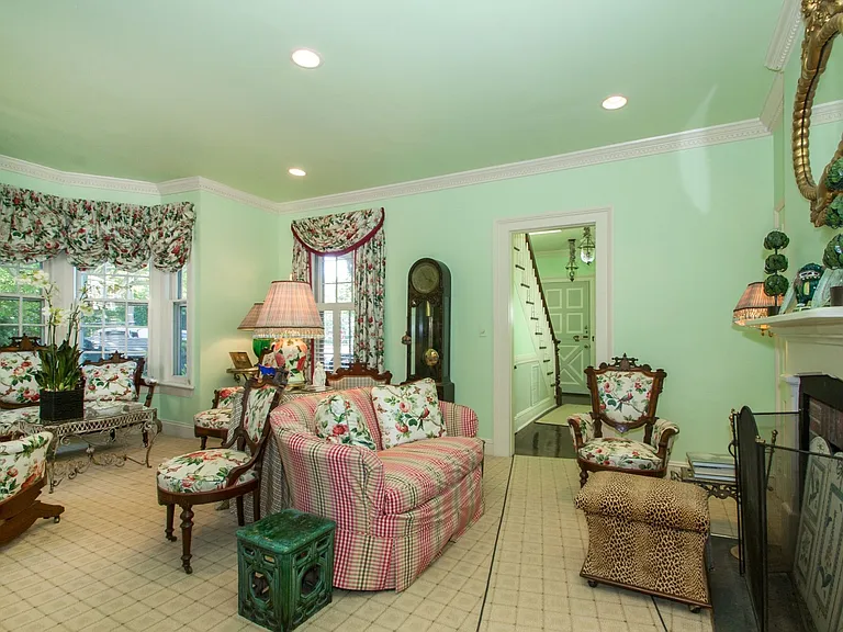 375 Hill St — Photo 11