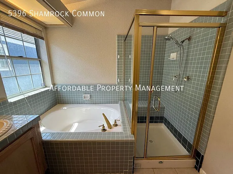 5396 Shamrock Cmn — Photo 19
